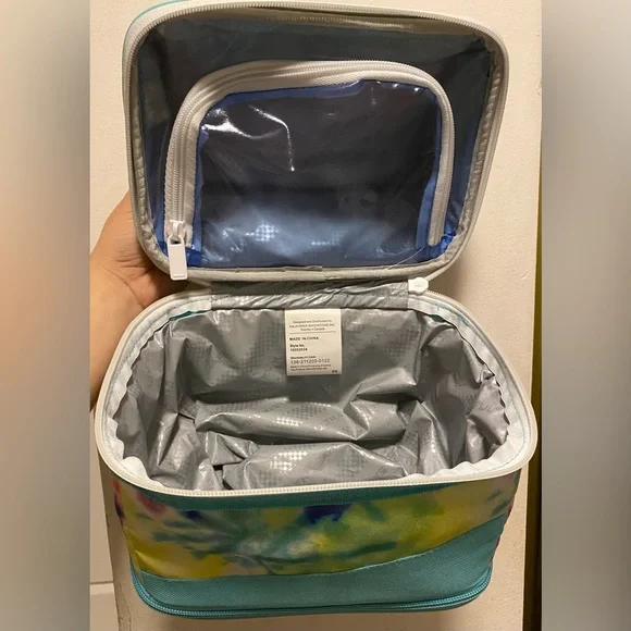 Artic Zone Tie dye Lunch Bag - Picture 3 of 4